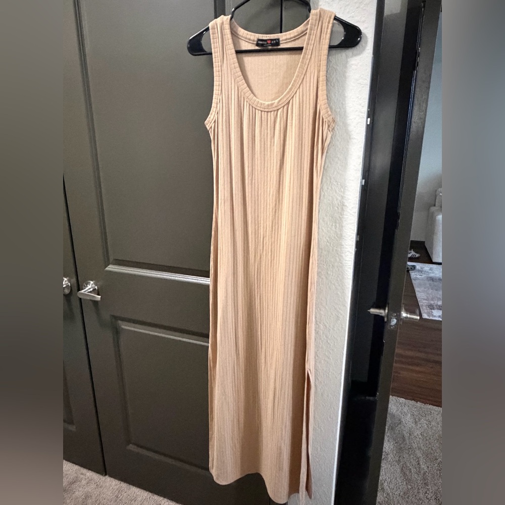 Beige Sleeveless Maxi Dress